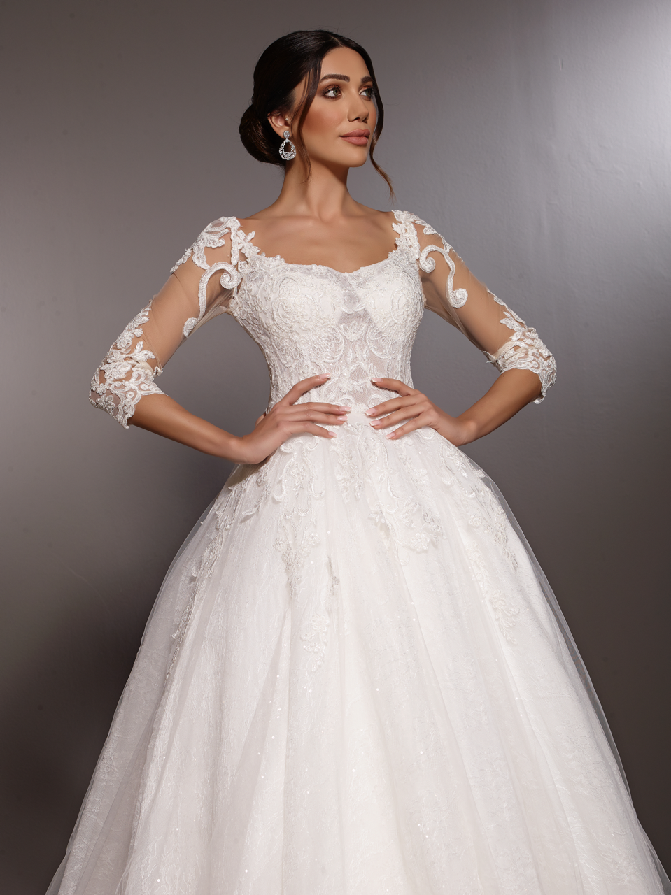 Robe de mariée satin avec surjupe